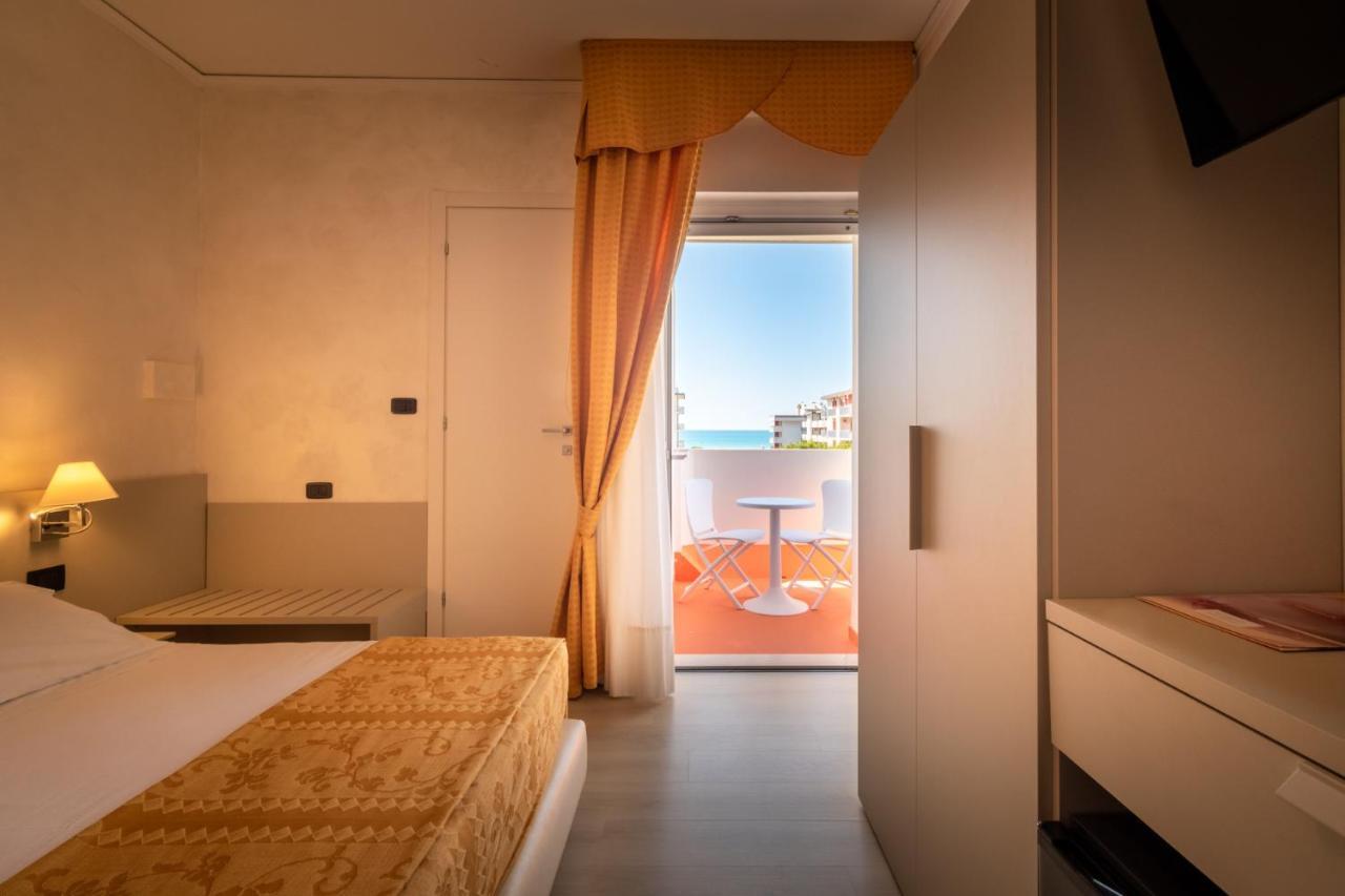 Continental B&B City Hotel Bibione Buitenkant foto