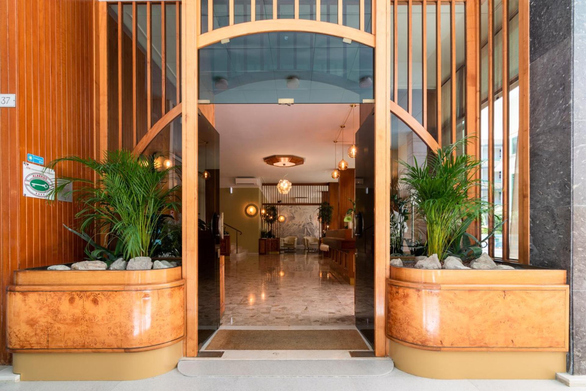 Continental B&B City Hotel Bibione Buitenkant foto